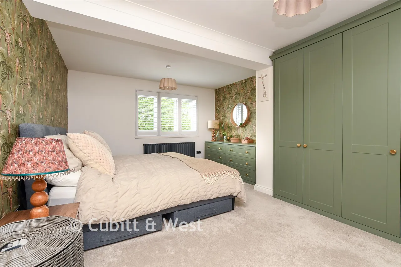 Calluna Drive, Copthorne, RH10, photo 9