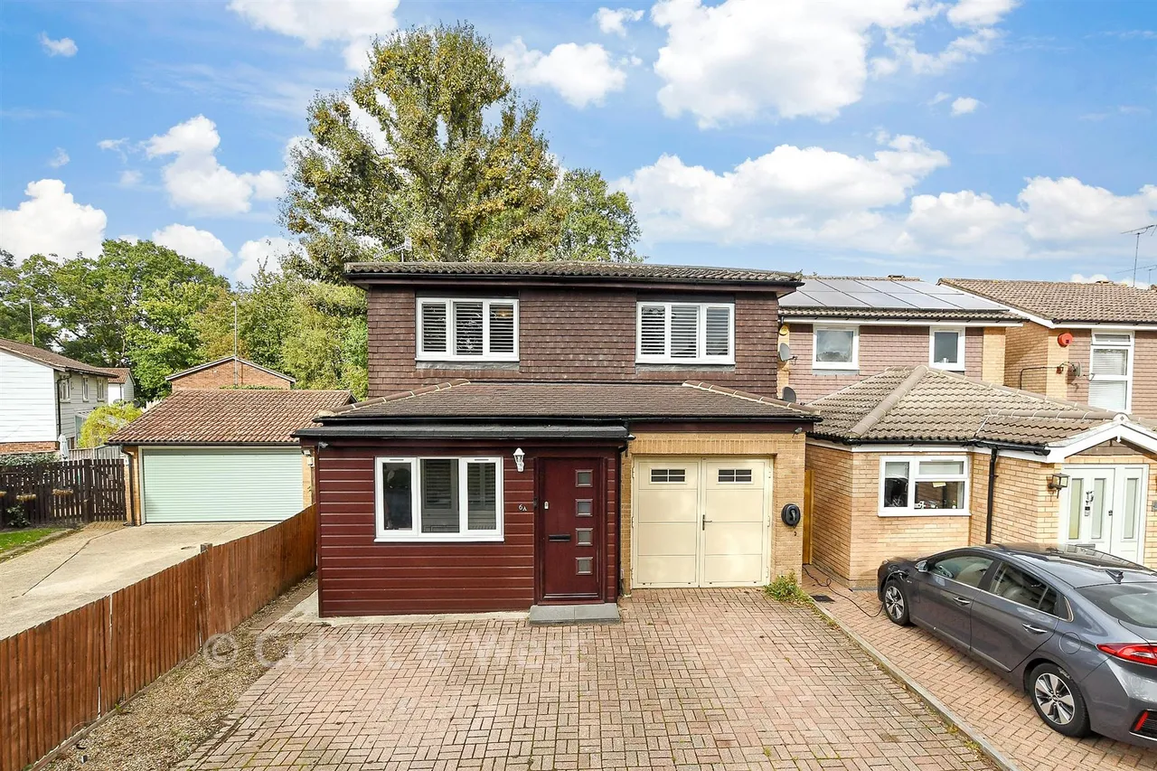3 bed house for sale, Calluna Drive, Copthorne, RH10