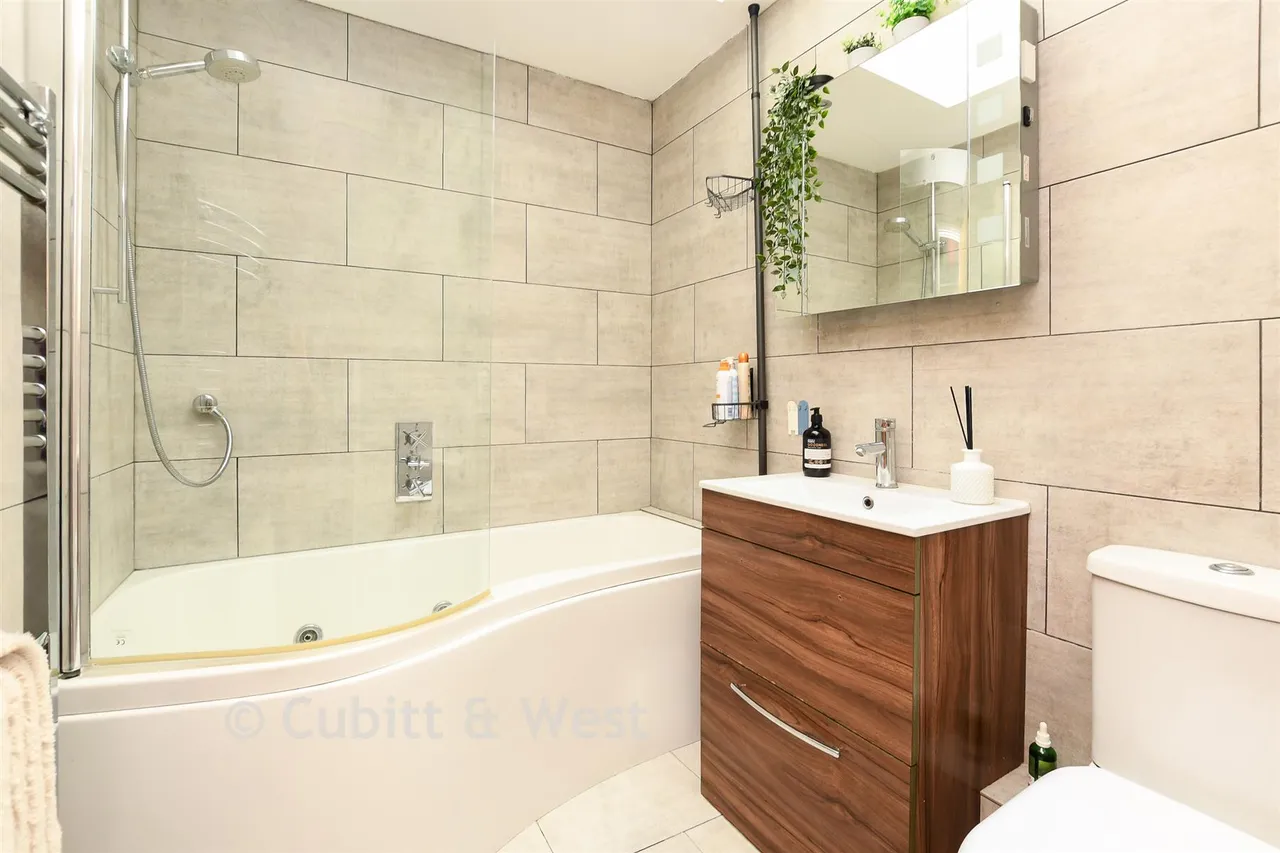 Calluna Drive, Copthorne, RH10, photo 14