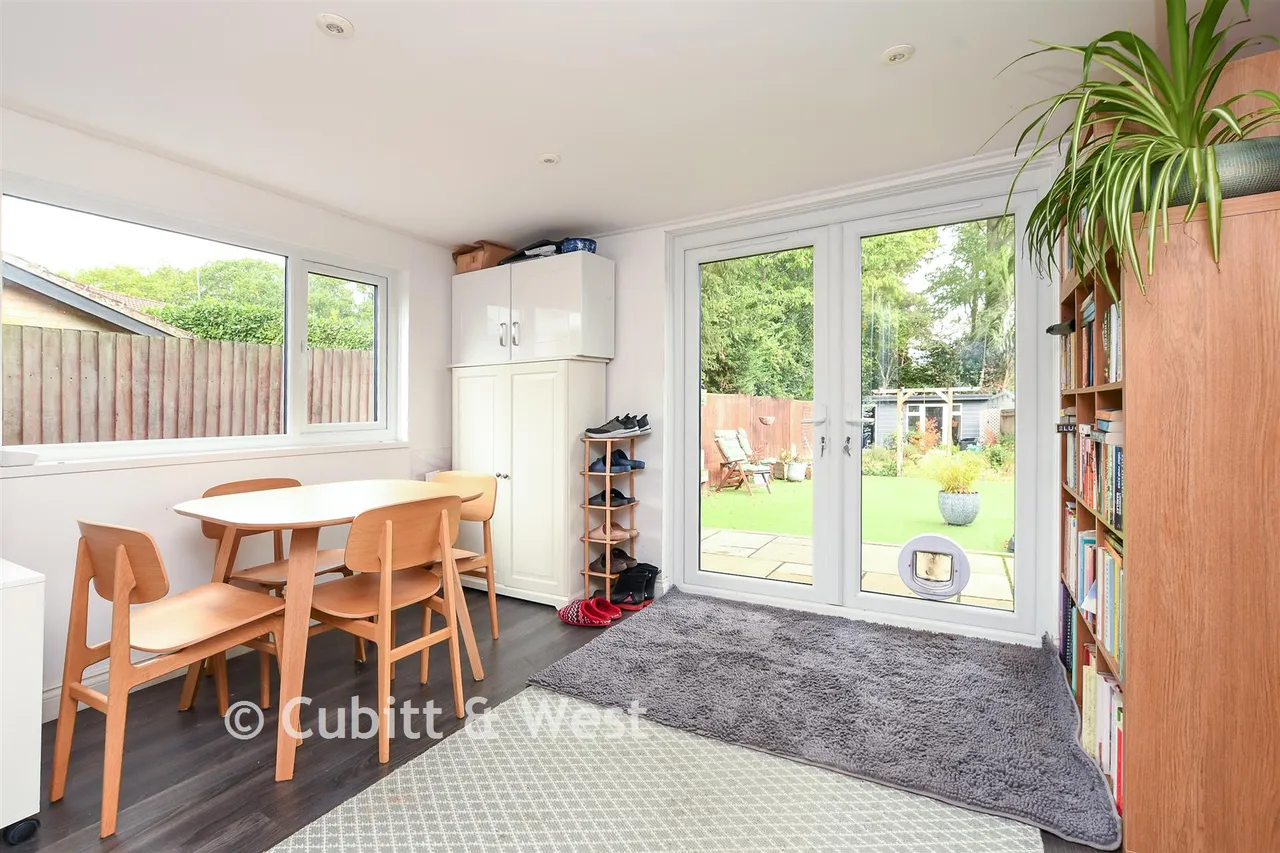 Calluna Drive, Copthorne, RH10, photo 6