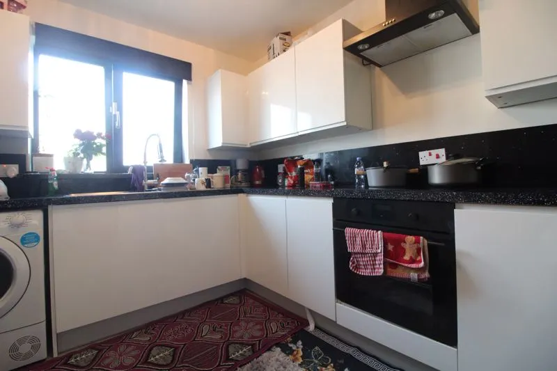 Birch Road, Rushden NN10 0JR, photo 2