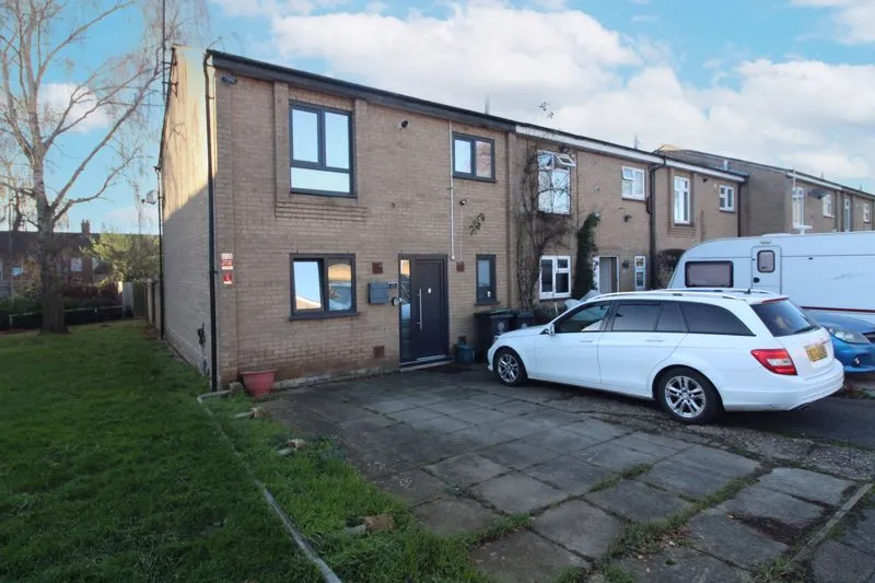 3 bed house for sale — Birch Road, Rushden NN10 0JR