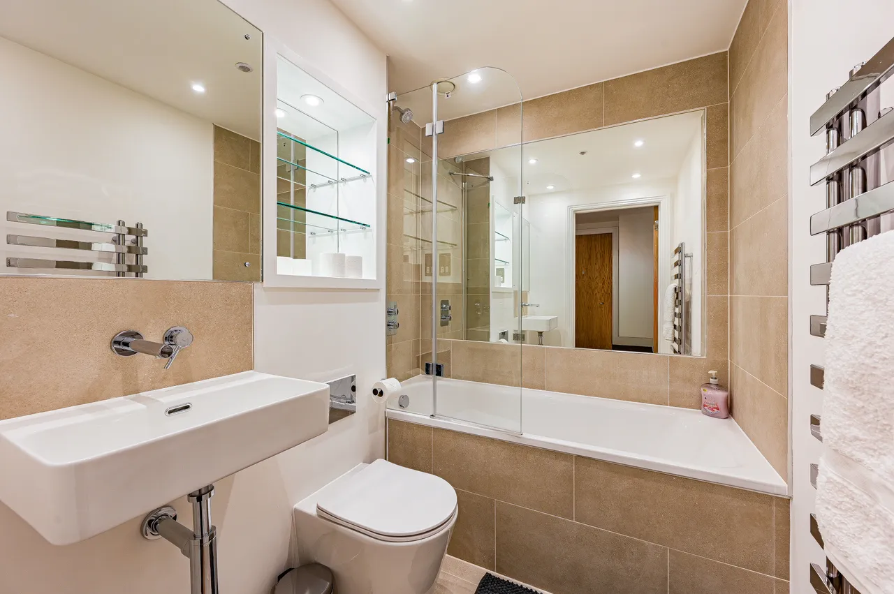17 Meridian Point, Creek Road, London, photo 8