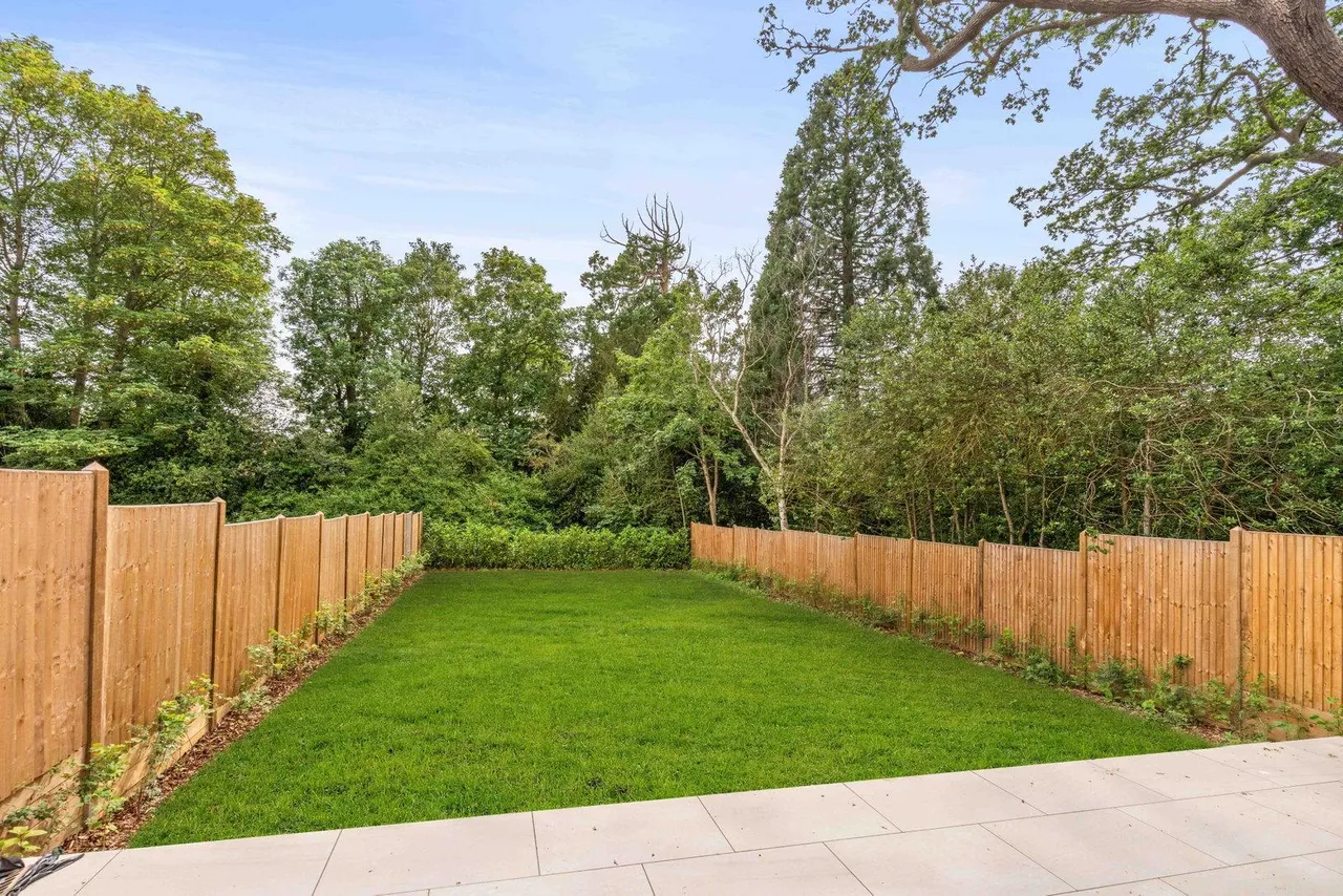 The Oaklands Aston Lane, Bragbury End, SG2, photo 31