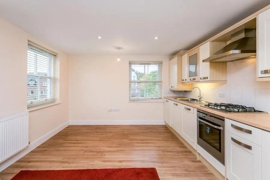 London Road, Guildford, GU1, photo 5