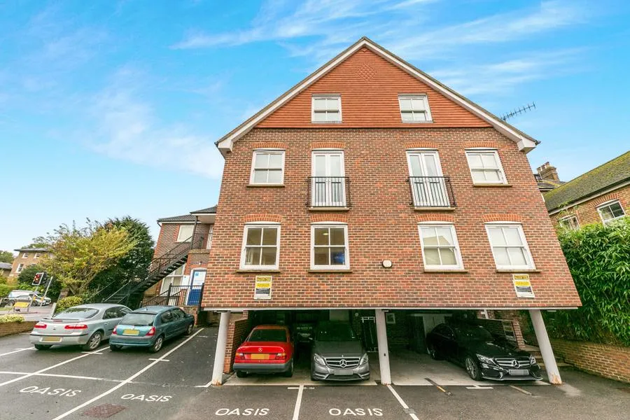 London Road, Guildford, GU1, photo 6