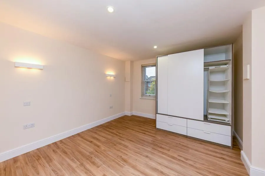 London Road, Guildford, GU1, photo 4