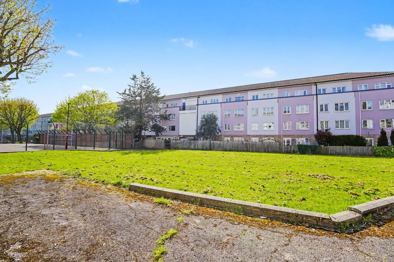 Lytchet Way, Enfield, EN3, photo 17