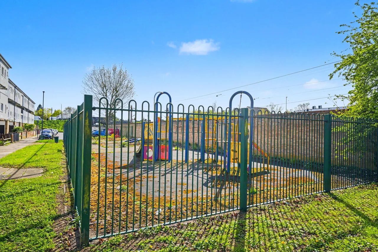 Lytchet Way, Enfield, EN3, photo 19