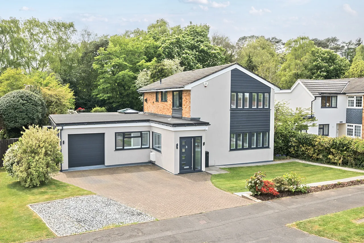 12 Bridle Close, Grayshott, GU26, photo 2