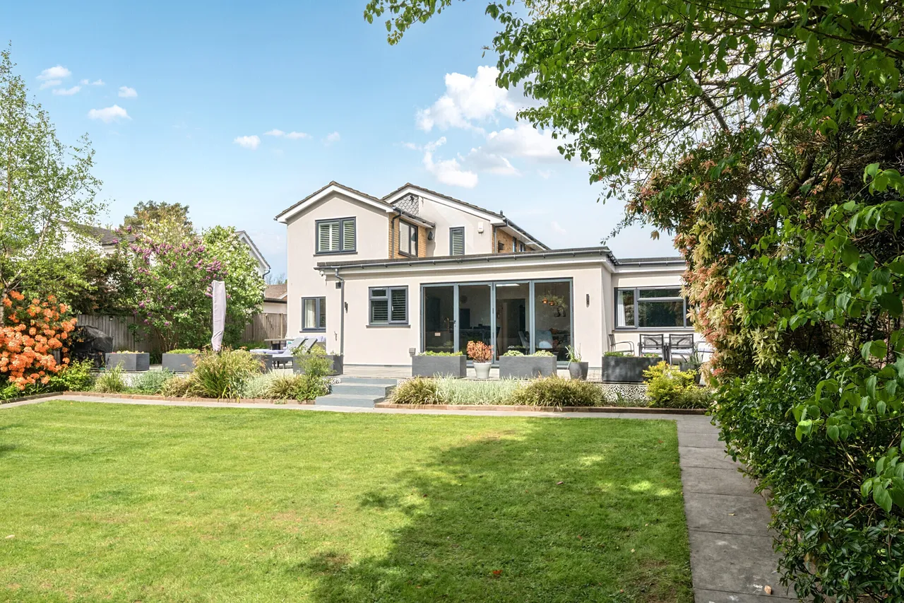 5 bed house for sale — 12 Bridle Close, Grayshott, GU26