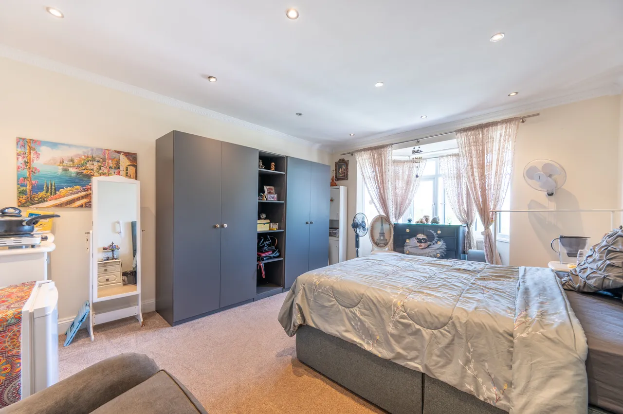 119 Cairnfield Avenue, London, photo 8