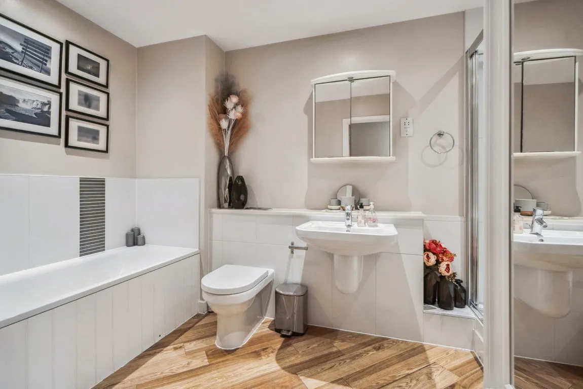 Marsh Road, Pinner, HA5, photo 9