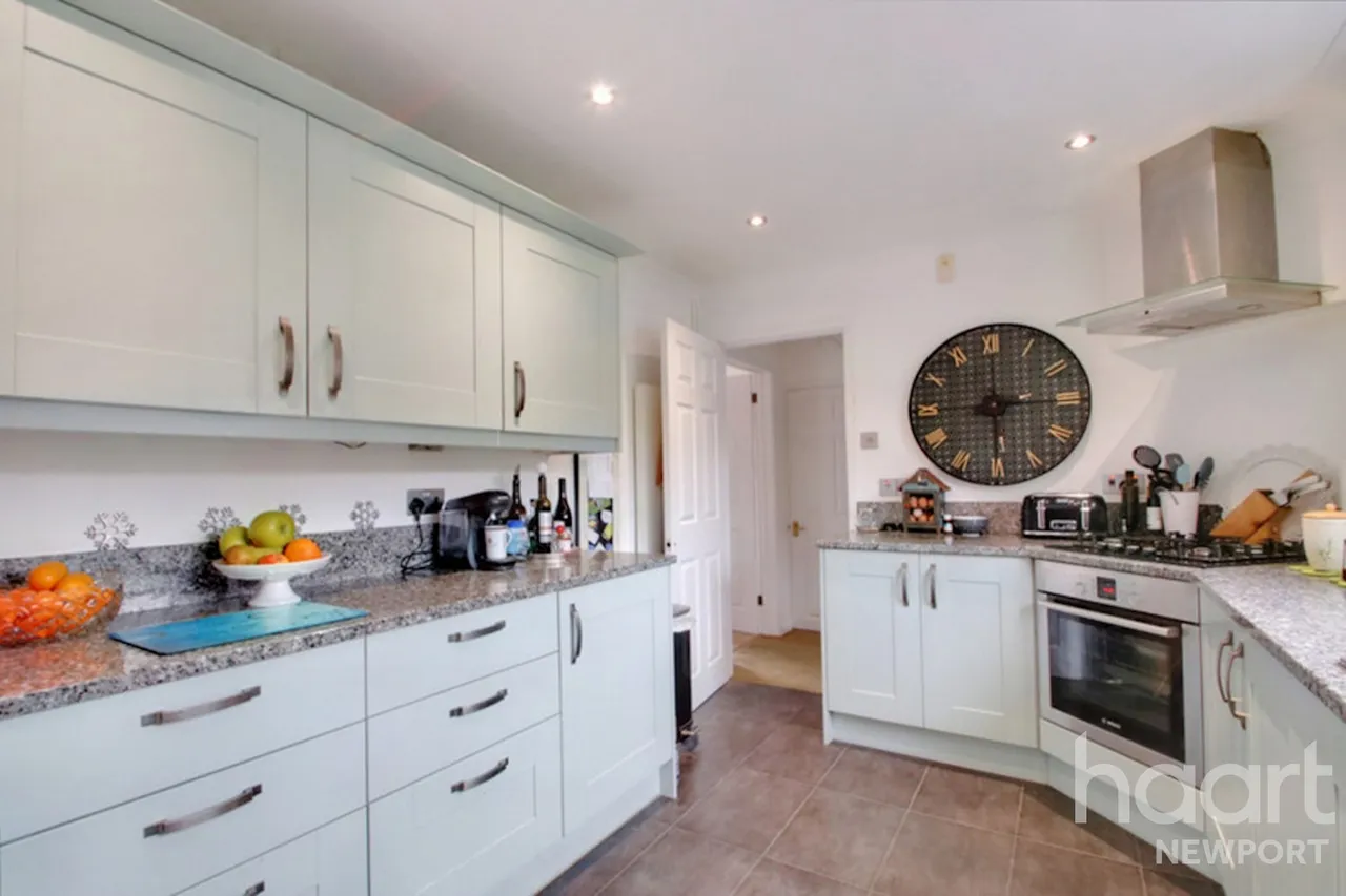 Pentre-Poeth Close, Newport, NP10, photo 8