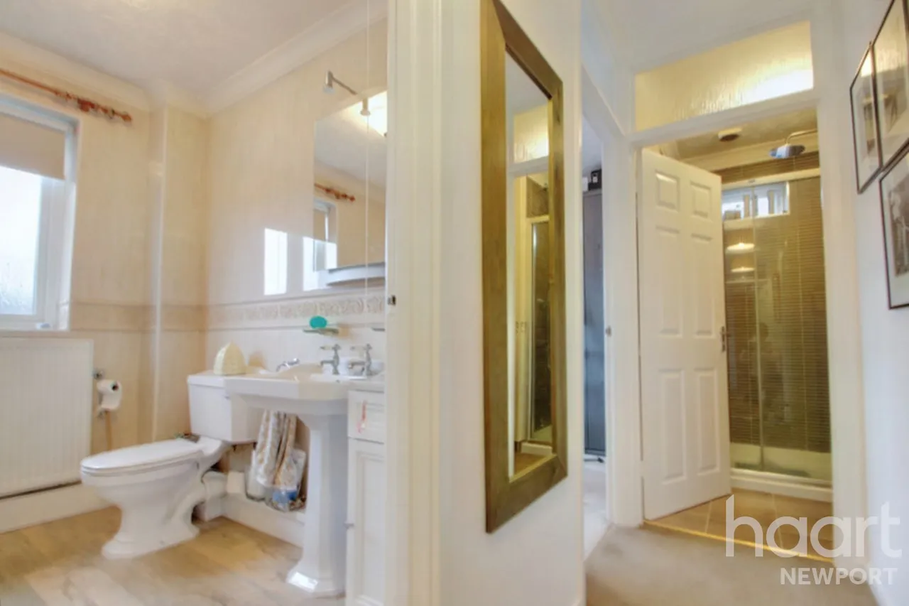Pentre-Poeth Close, Newport, NP10, photo 16