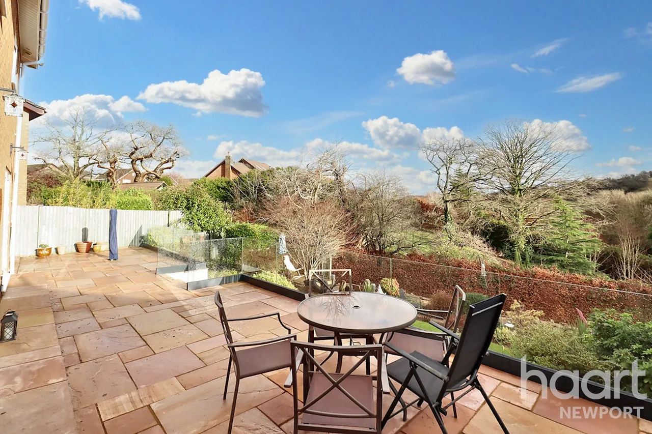 Pentre-Poeth Close, Newport, NP10, photo 12
