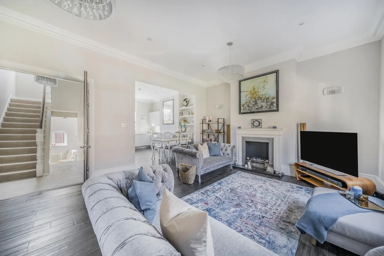 3 bed flat for sale, Grove Road, Windsor