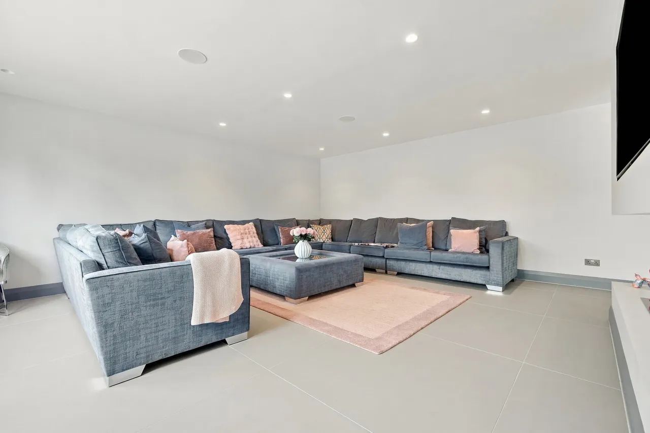 Church Road, Ramsden Bellhouse, CM11, photo 17