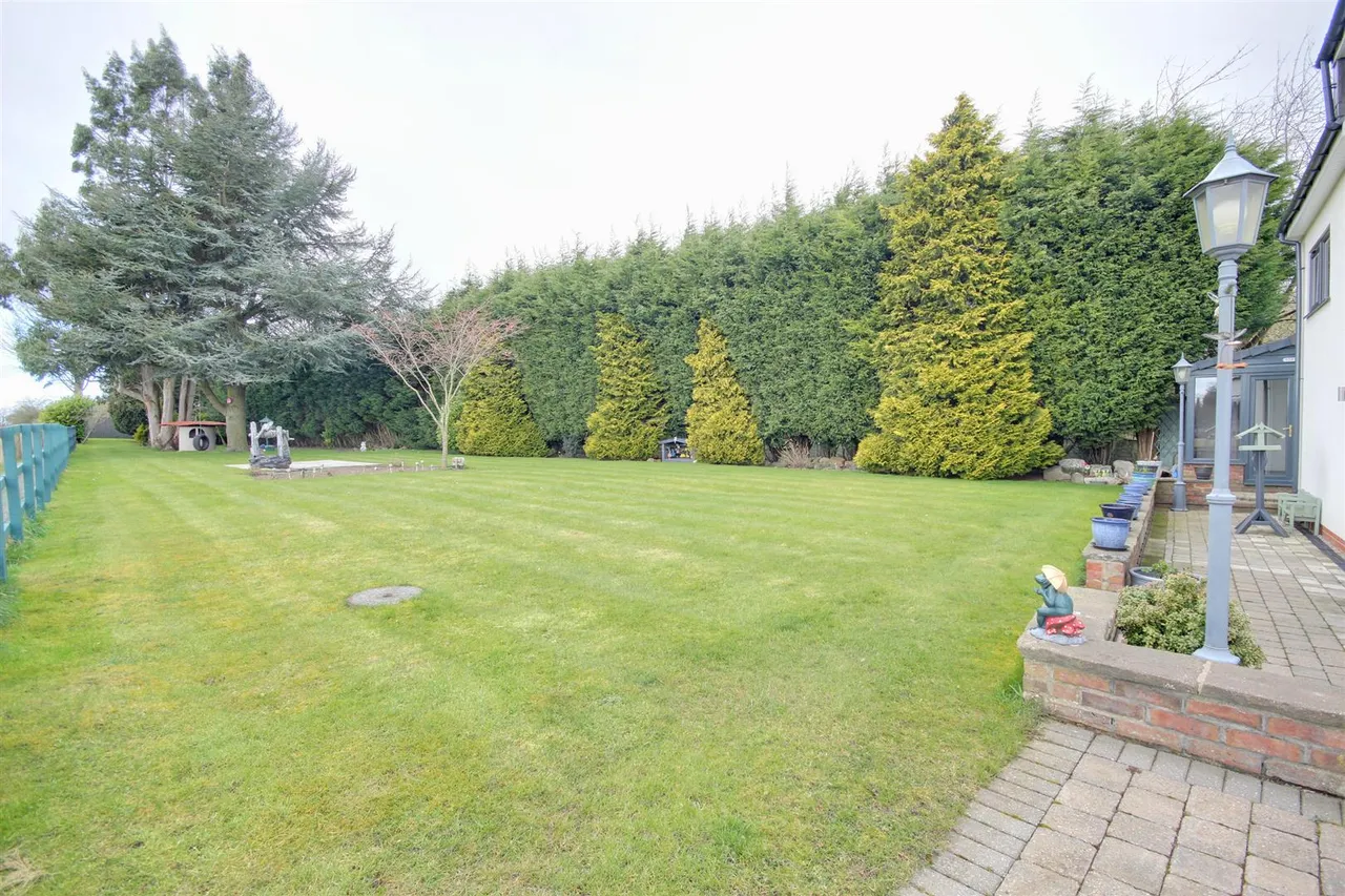 Malton Road, Cherry Burton, photo 32