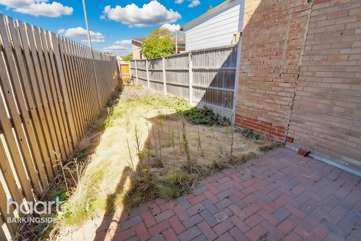 Torbitt Way, Newbury Park, IG2, photo 13