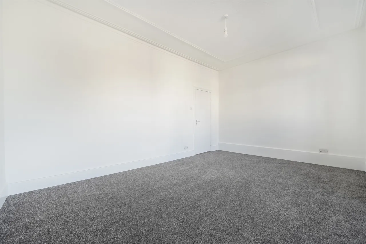 Mount Pleasant Road, London, photo 7