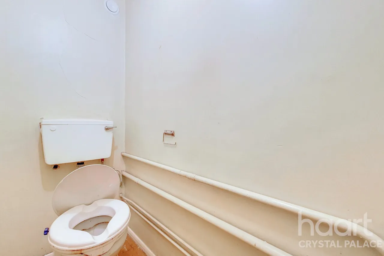 Priory Crescent, London, SE19, photo 18