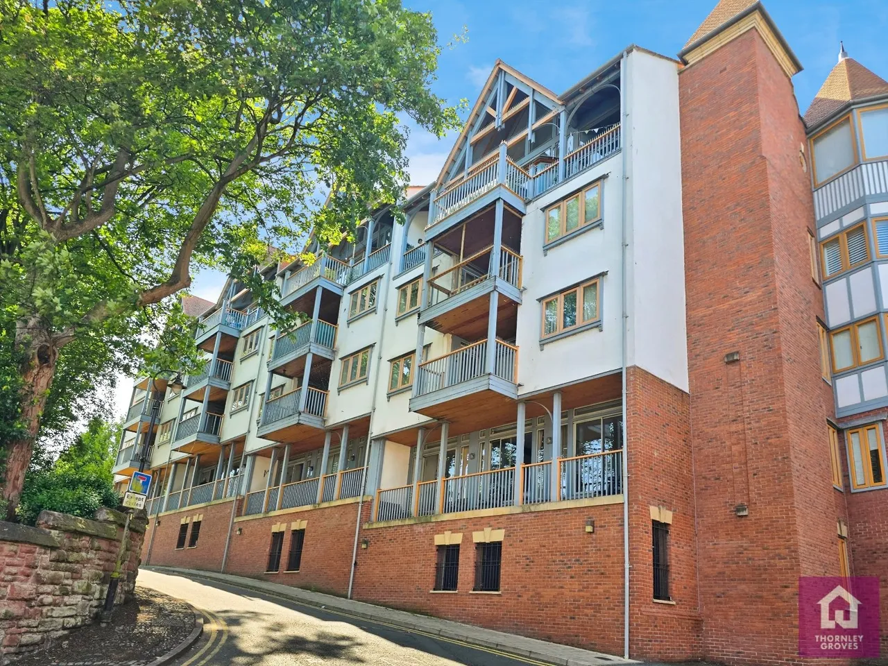 2 bed flat for sale, Foregate Street, Chester, CH1
