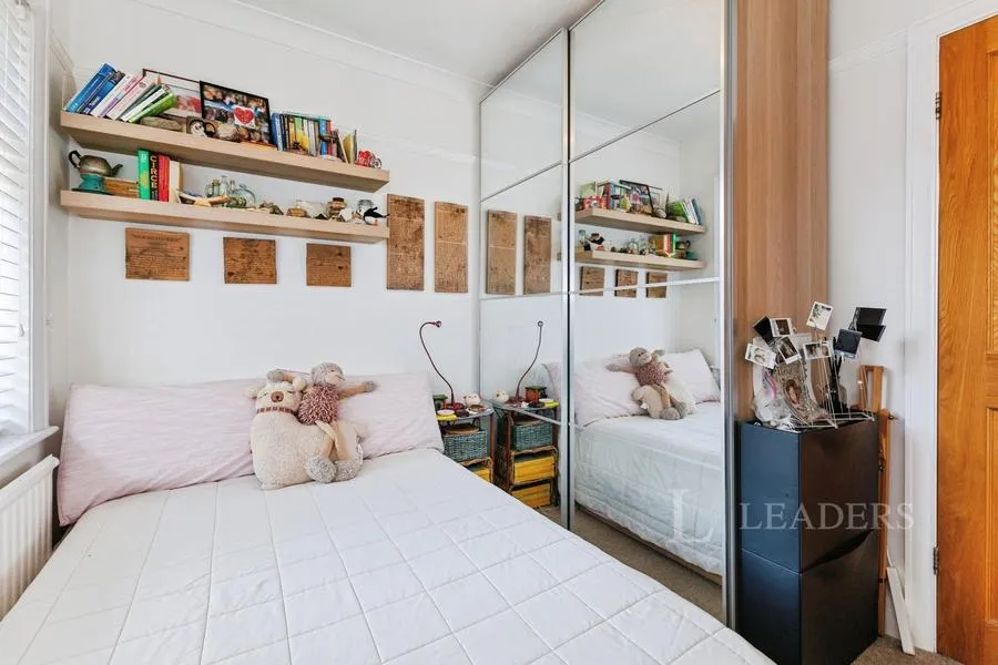 Sayes Court, Addlestone, KT15, photo 18