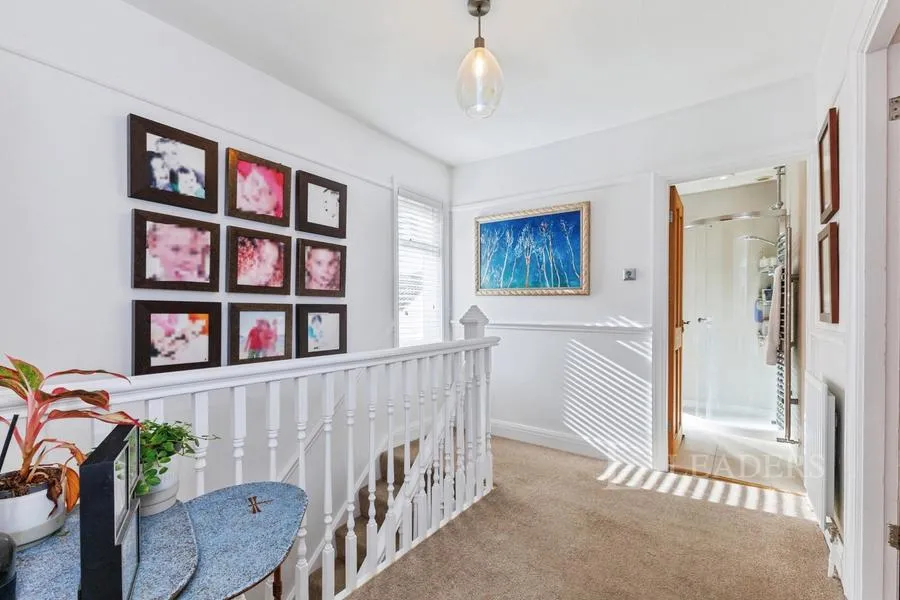 Sayes Court, Addlestone, KT15, photo 15