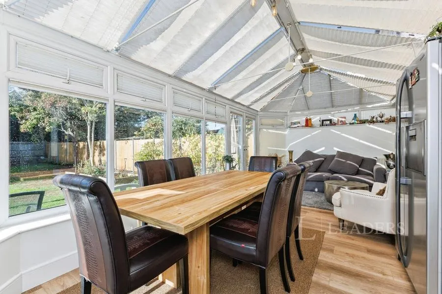 Sayes Court, Addlestone, KT15, photo 10