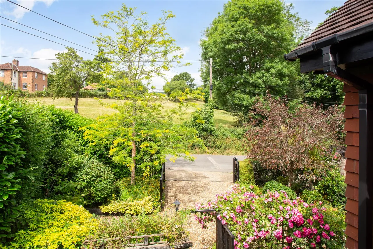 Church Road, Weald, photo 22