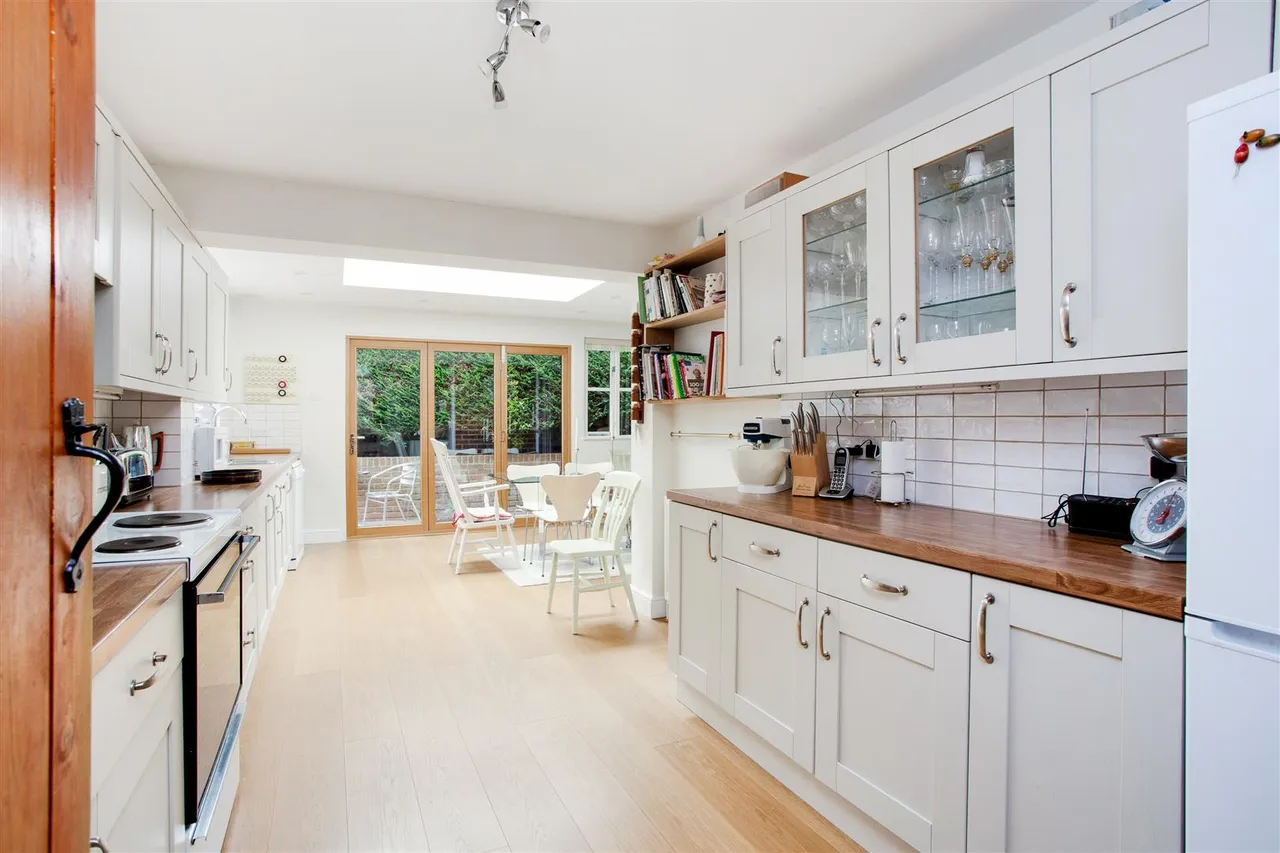 Church Road, Weald, photo 11