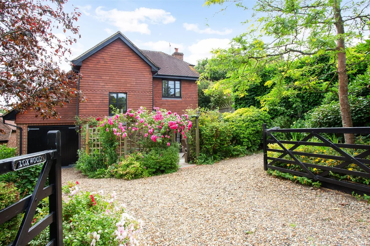 Church Road, Weald, photo 4