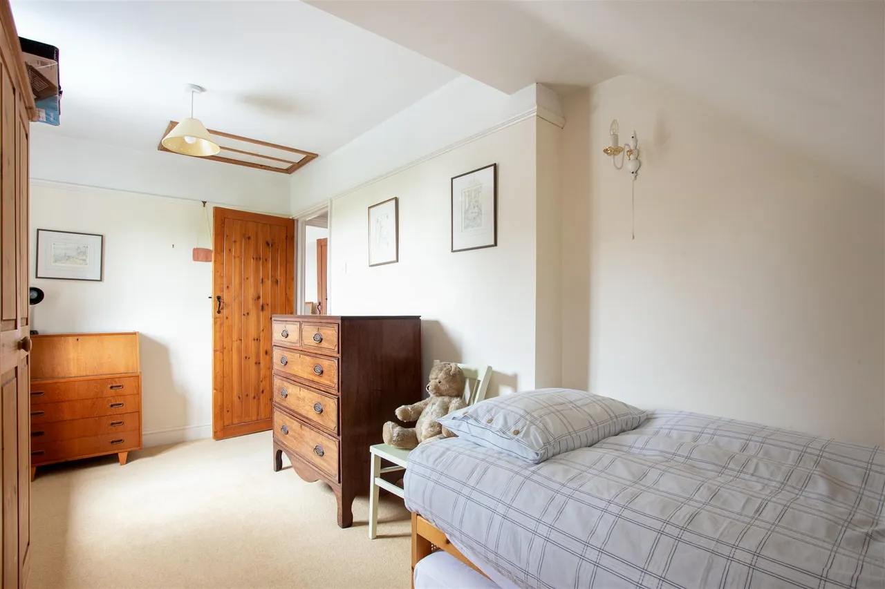 Church Road, Weald, photo 18