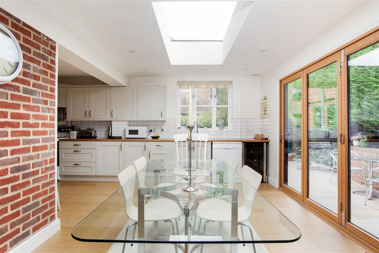 Church Road, Weald, photo 12