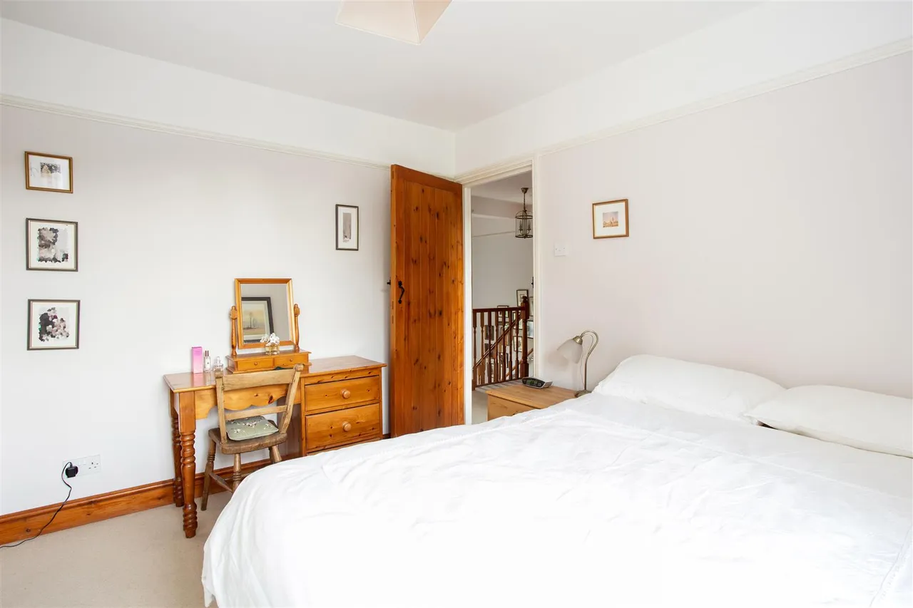Church Road, Weald, photo 17