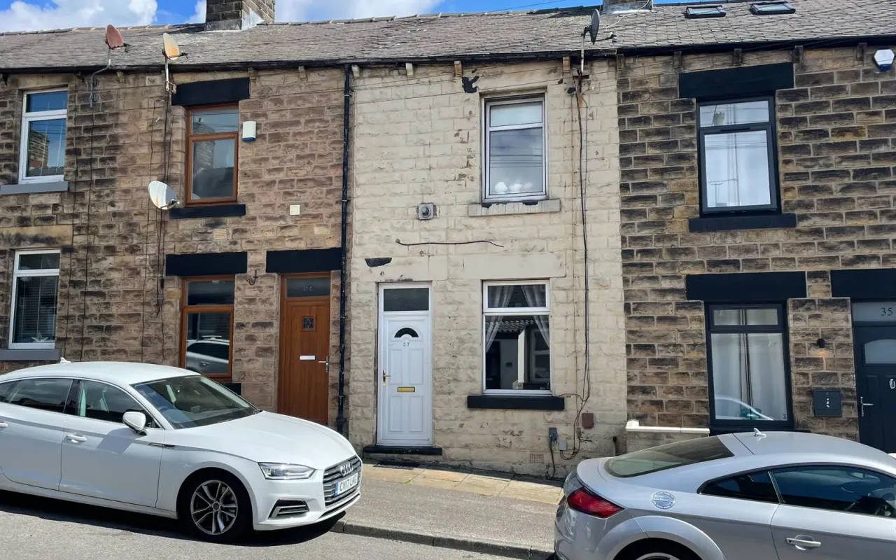 2 bed property for sale — Queens Avenue Barnsley