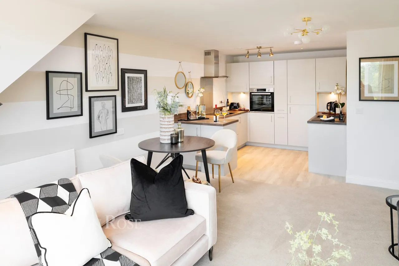 London Road, Bagshot, photo 11