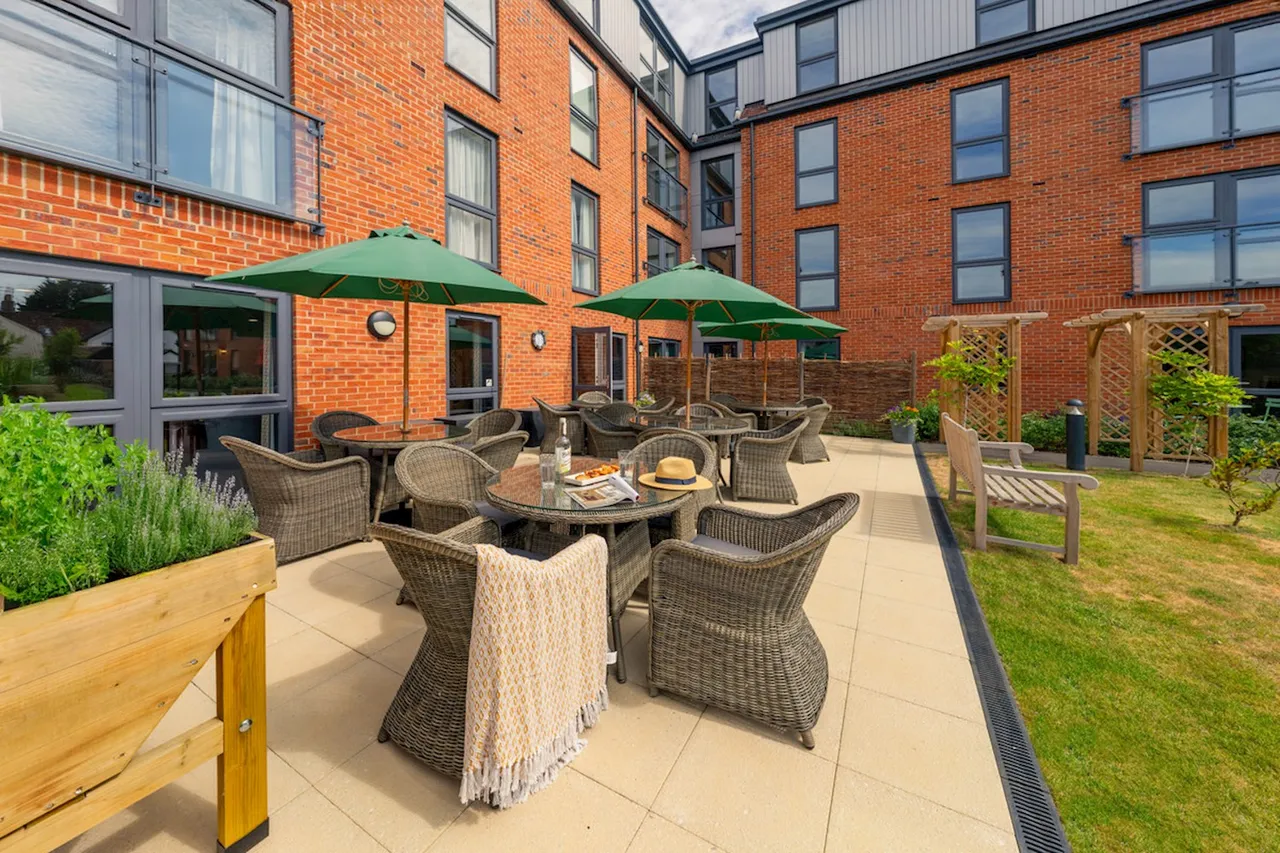 2 bed retirement property for sale, London Road, Bagshot