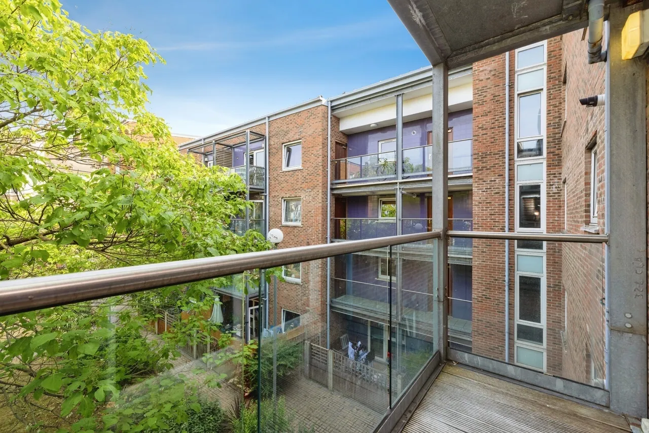 Bloomsbury House, 7 Chillington Drive, London, SW11, photo 13