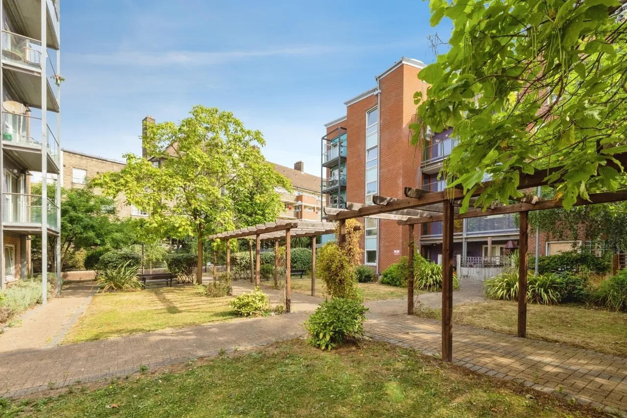 Bloomsbury House, 7 Chillington Drive, London, SW11, photo 18