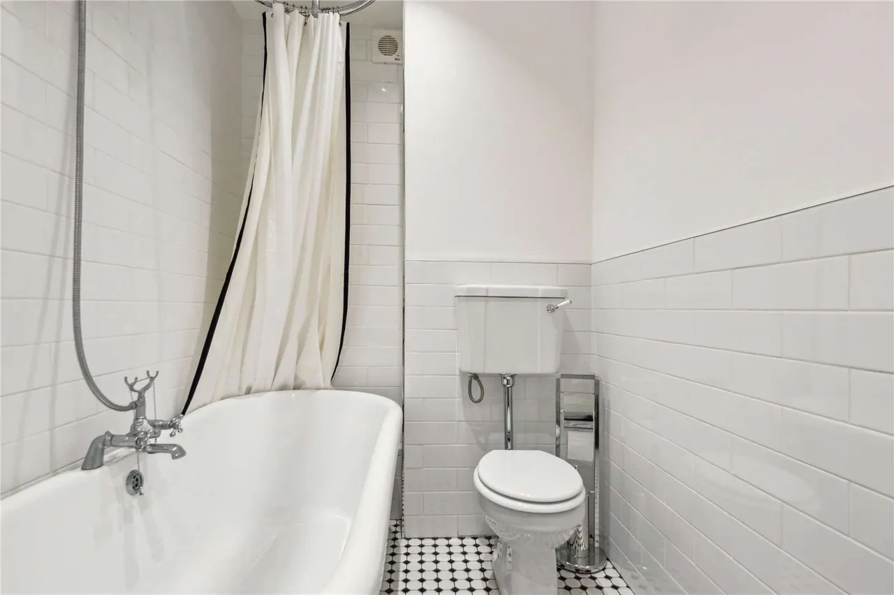Queensway, London, W2 4RF, photo 11