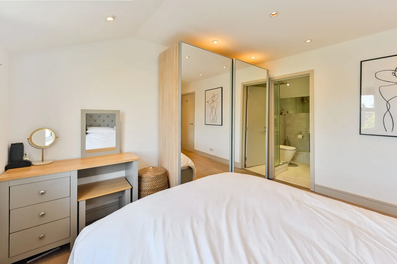 London, SW4, photo 9