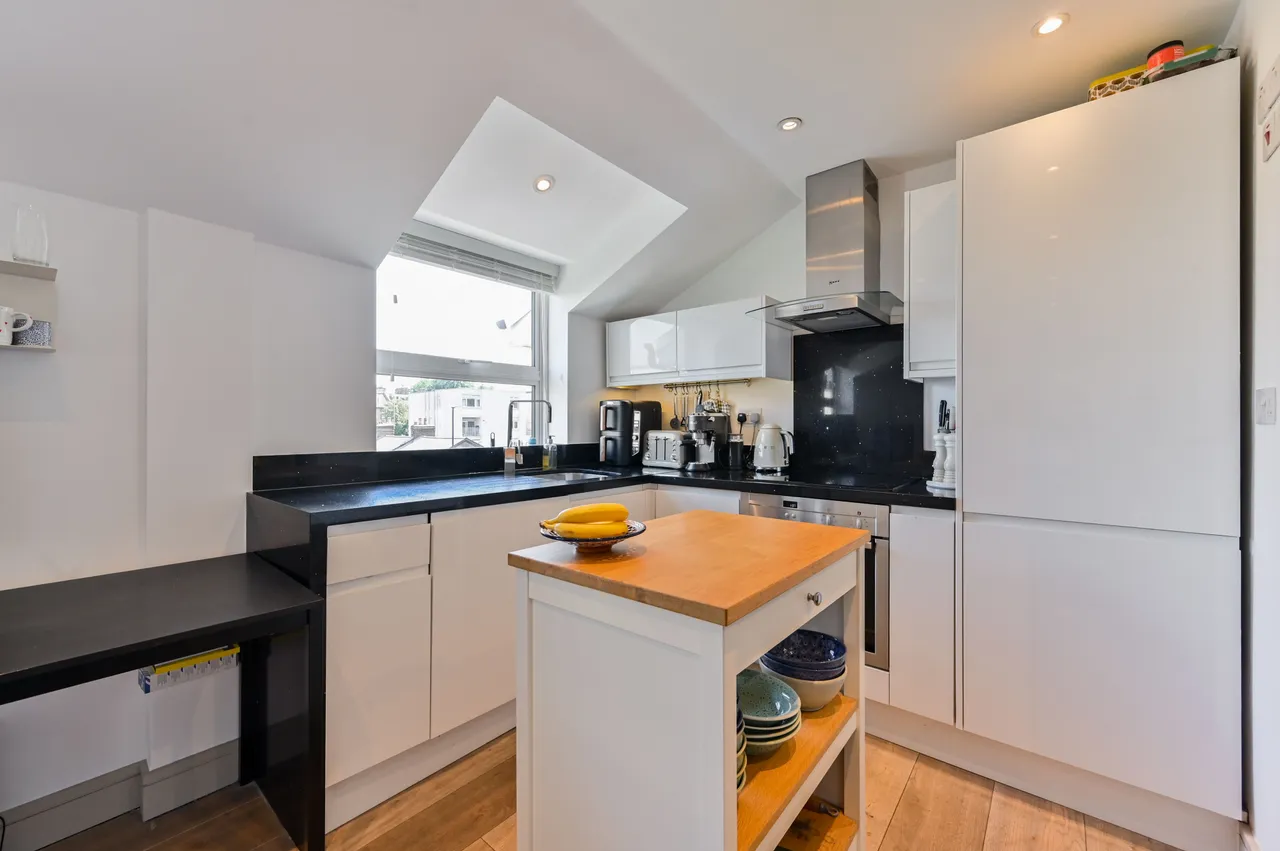 London, SW4, photo 13