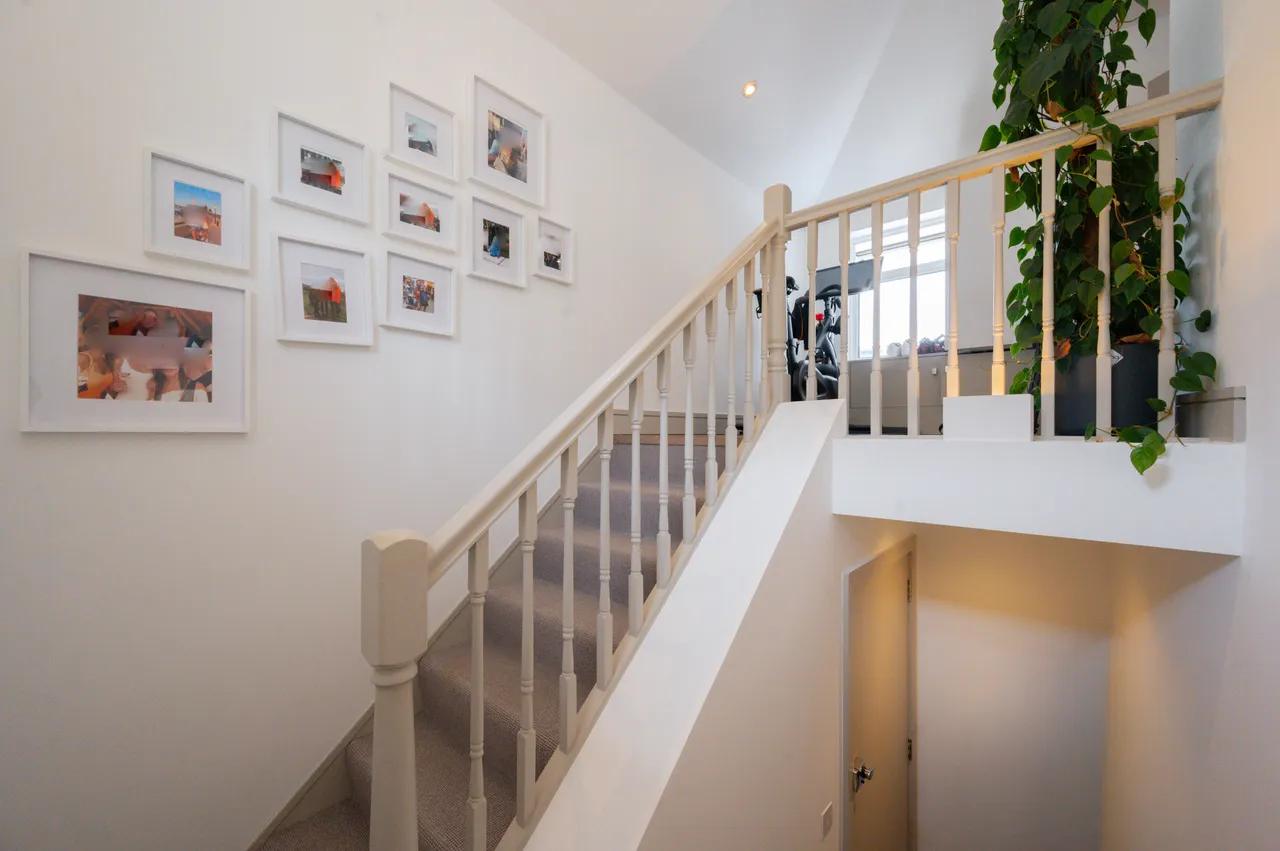 London, SW4, photo 18