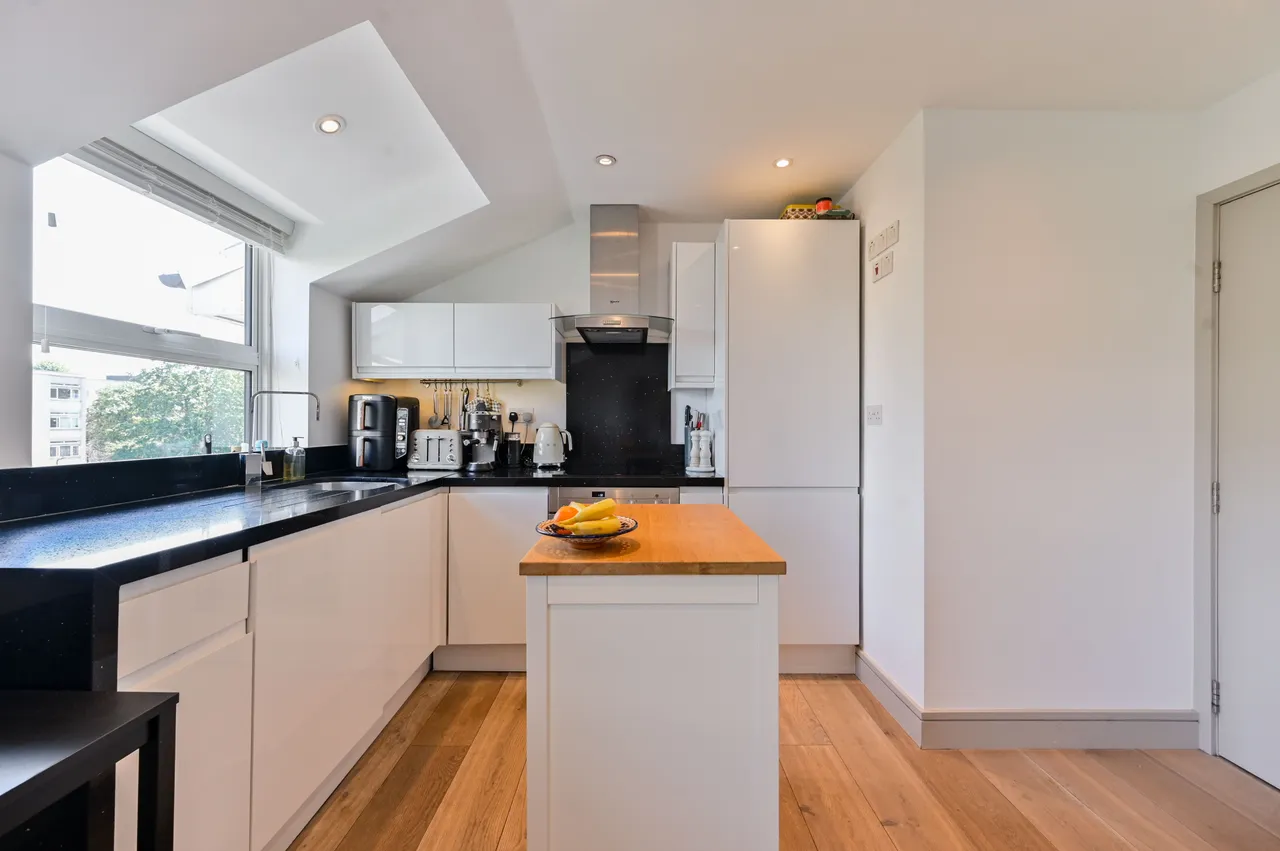 London, SW4, photo 14