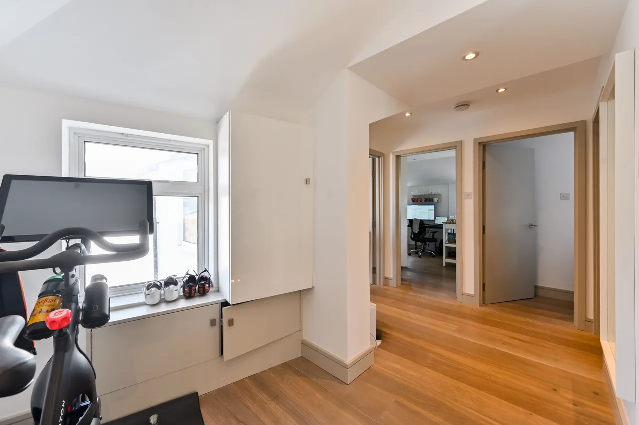 London, SW4, photo 4