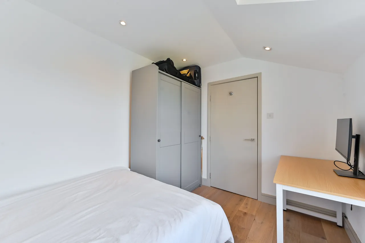 London, SW4, photo 12