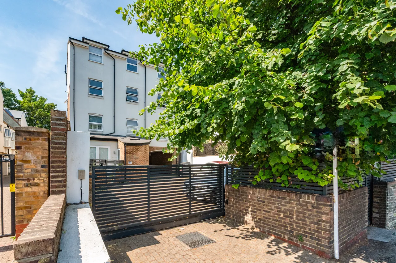 London, SW4, photo 24