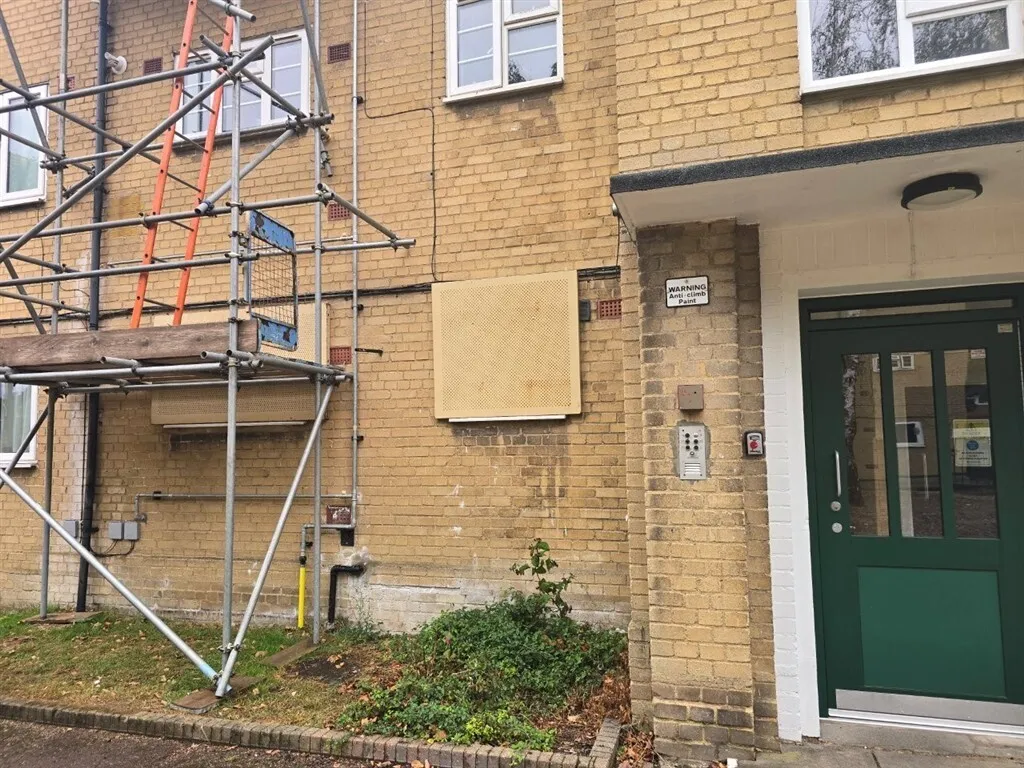 1 bed flat for sale, Montgomery Crescent, Romford, RM3